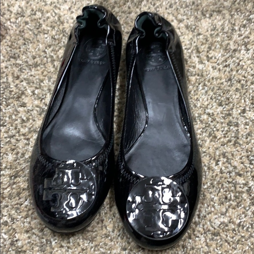 Tory Burch Reva Flat 9M black patent leather